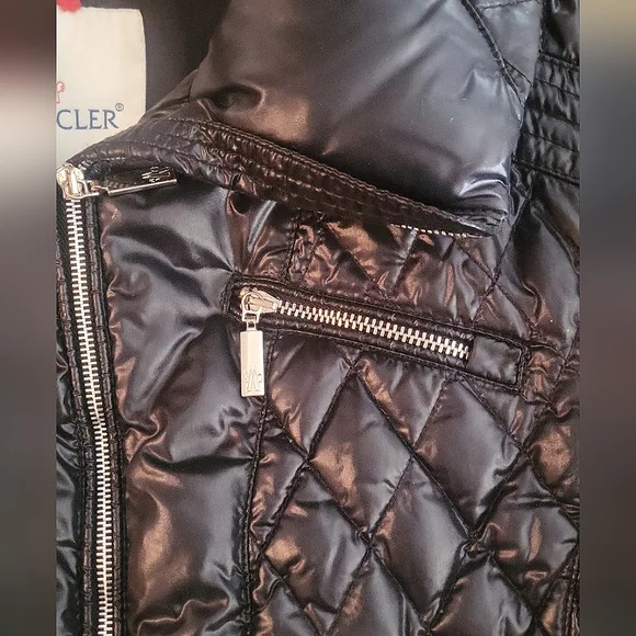 Authentic MONCLER down jacket - Picture 5 of 11